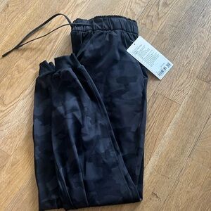Lululemon Stretch High-Rise Jogger. Camo Deep Coal Multi. Size 10.
